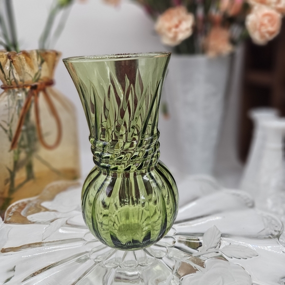 Green vase with rope detail - Picture 1 of 3